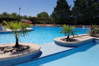 Swimming Pool Camping Le Faillal - Cabanes et chalets