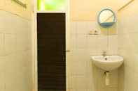 In-room Bathroom Penginapan Pondok Rizqi