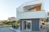 Exterior Apartments Tomana