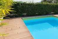 Swimming Pool Hotel California ***