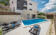 Swimming Pool 5 Villa Salt - 10 people, heated pool, Trogir, near beach & Split airport