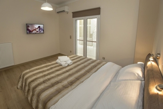 Bedroom 4 Spacious & Convenient Place near Acropolis Museum by GHH