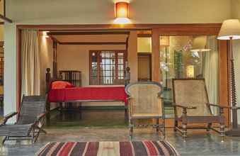 Kamar Tidur 4 Cranganor History Cafe Riverside Chateau