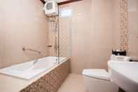 Toilet Kamar Manorom Chateau Hotel