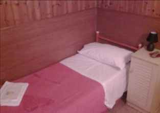 Kamar Tidur 4 Albergo Italia