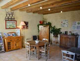 Lobi 2 Le Clos de Saires B&B