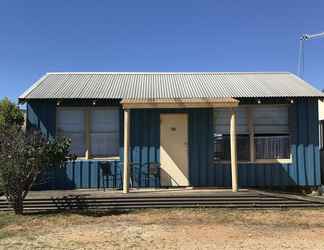 Exterior 2 Somerset Caravan Park