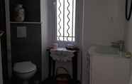 In-room Bathroom 5 Chambre d'hôtes Villa Magenta