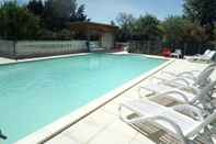 Swimming Pool Château La Barge