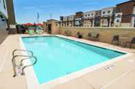 Swimming Pool Home2 Suites by Hilton Roseville Sacramento