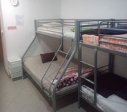 Kamar Tidur 6 Beatriz Hostel