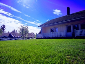 Exterior 4 Arctic Light Holiday House