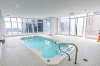 Swimming Pool Simply Comfort, Stylish Downtown Apartment