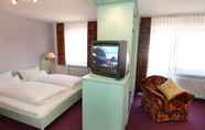 Kamar Tidur 3 Hotel Weisses Lamm