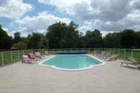 Swimming Pool Chambres d'Hotes Château de la Puisaye