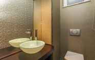 Toilet Kamar 2 LxWay Apartments Fanqueiros