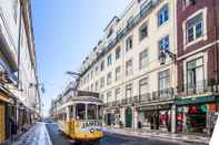 Exterior LxWay Apartments Yellow Tram