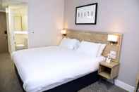 Bedroom Gamston Lock, Nottingham by Marston's Inns