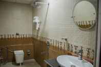 In-room Bathroom Hotel Akshat Residency