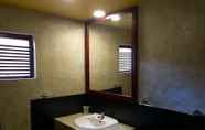 In-room Bathroom 7 Sera Villa