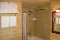 In-room Bathroom Mihad Hotel