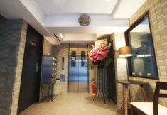 Sảnh chờ 2 Floral Iron Tower Hotel Tokyo