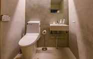 Toilet Kamar 6 Muse House