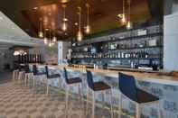 Quầy bar, cafe và phòng lounge Residence Inn by Marriott Myrtle Beach Oceanfront