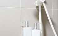 Toilet Kamar 6 Summer Suites Residences By Plush