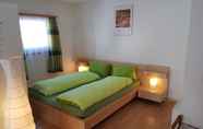 Kamar Tidur 2 Apartments Chasa 38c