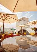RESTAURANT SureStay Plus Hotel by Best Western Dorado