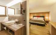 Bedroom 3 Family & Wellness Hotel Shandranj