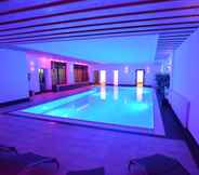 Swimming Pool 6 Wellness Hotel Garni Krone