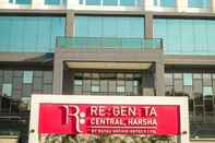 Bên ngoài Regenta Central Harsha Vapi