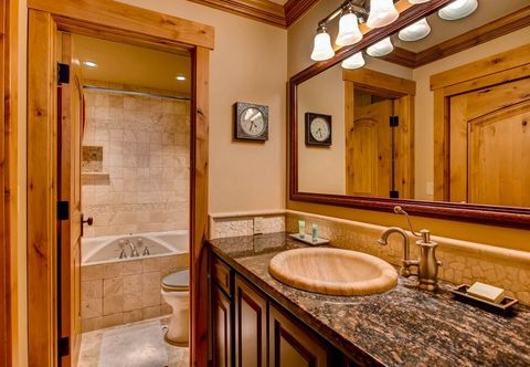 Others Plaza 5PK PZ31 - 2 Br Condo