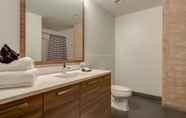 In-room Bathroom 7 3 Bedroom Unit in Downtown Dallas with Pool & Gym