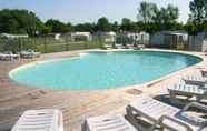 Kolam Renang 2 Camping Val de Boutonne