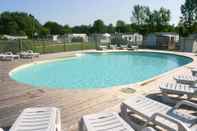 Swimming Pool Camping Val de Boutonne