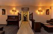 Lobby 7 Opal Ridge Motel