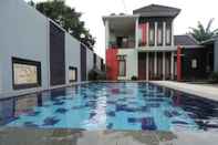 Hồ bơi Villa Fahim 1 Puncak 4 Bedroom