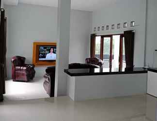 Lobby 2 Villa Fahim 2 Puncak 4 Bedroom