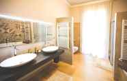 In-room Bathroom 3 Borgo dei Guidi