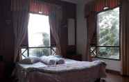 Bedroom 7 Villa Beverly Hills Puncak for 50 pax