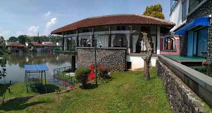 Exterior 4 Villa Pinggir Danau Puncak for 30 pax