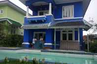 Kolam Renang Villa Abdi Cipanas with Swimming Pool