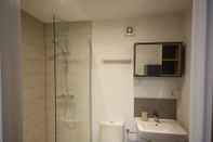 In-room Bathroom Ferndown Holiday Let