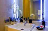 In-room Bathroom 2 Oceanstone Phuket by Holy Cow 604