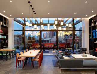 Sảnh chờ 2 citizenM Boston North Station