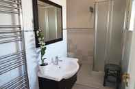 In-room Bathroom Casa Eleatica