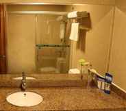 In-room Bathroom 2 GreenTree Alliance Foshan Shunde District Ronggui Tianyou City Hotel